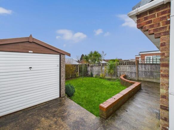 CAM04233G0-PR0045-STILL027