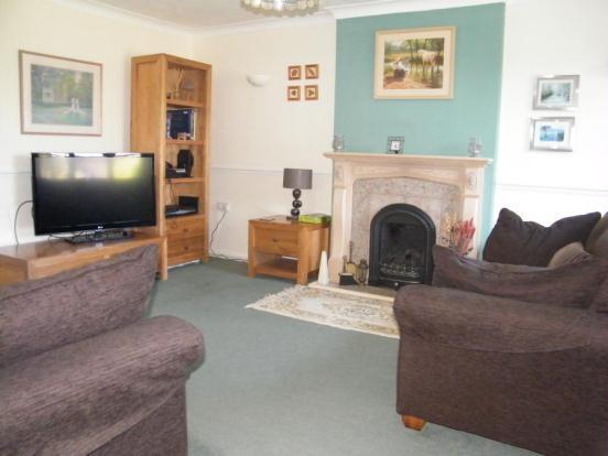 Front Aspect Lounge