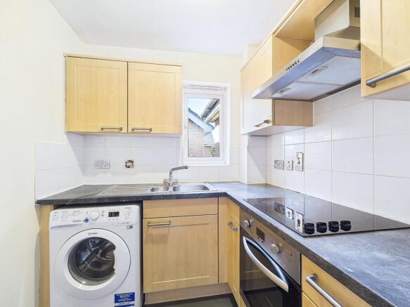 CAM01909G0-PR0307-STILL002