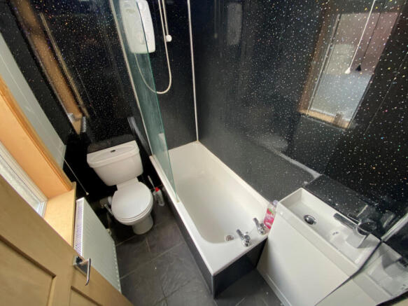 Room 4, 252 Aqueduct Street