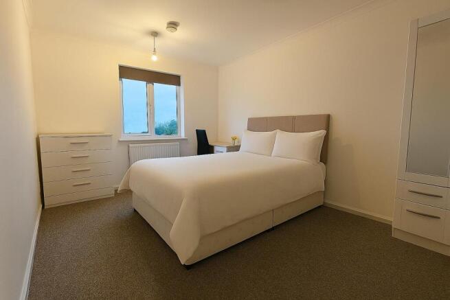 Room 4, 7 Perne Avenue