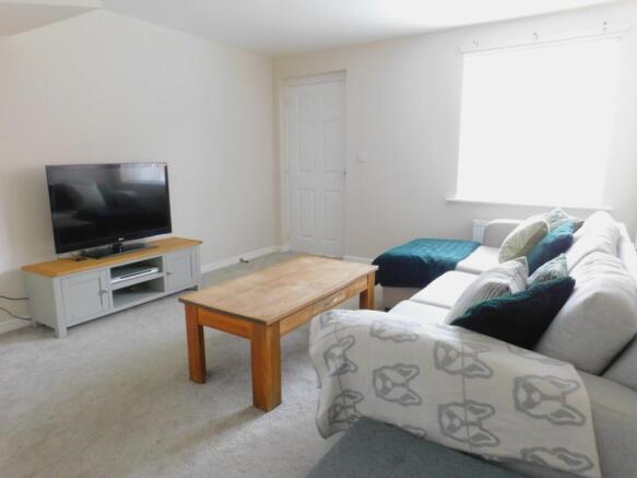 33 OXFORD CLOSE (4)