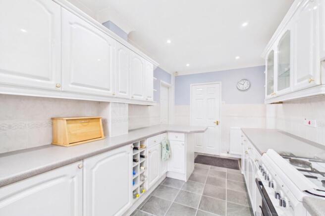 3 bed Semi-Detached for sale Image 7