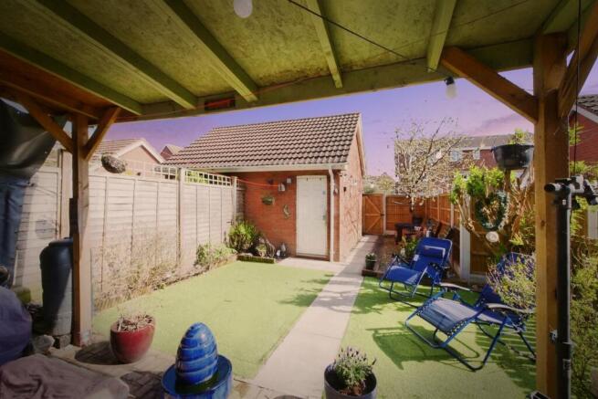 4 bed Semi-Detached for sale Image 10