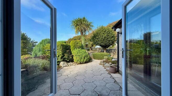 19, Glan Ysgethin, Talybont, LL43 photo 4