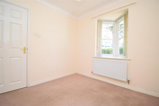 4 bed Detached to rent Image 8