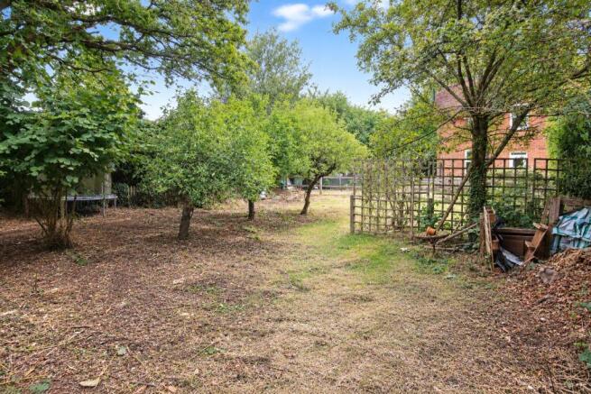 London End, Woburn, Bedfordshire, MK17 photo 4