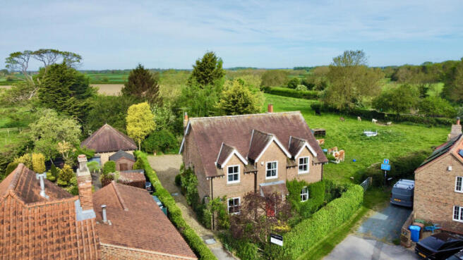 4 Bedroom Detached House - For Sale