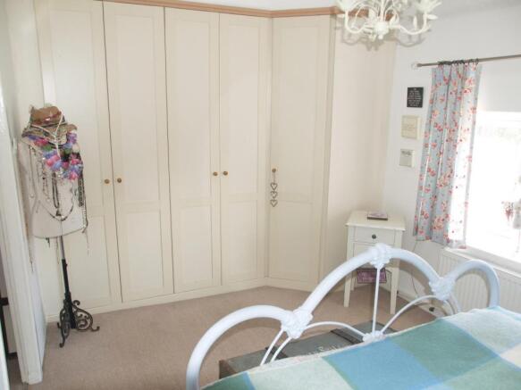 20 Worcester Road - Bedroom One 2.jpg