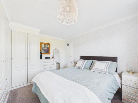 2 bed Semi-Detached Bungalow for sale Image 10