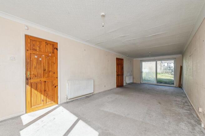 4 bed Semi-Detached for sale Image 4