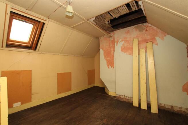 11MR - Loft room 1.JPG