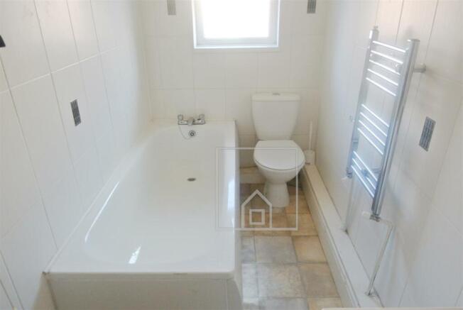 3 bed House to rent Image 6