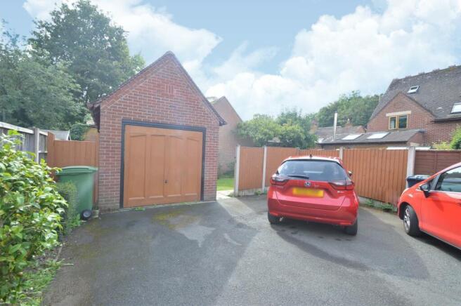 20 Hall Gardens drive.jpg