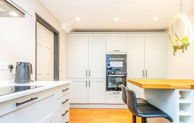 3 bed Semi-Detached for sale Image 6