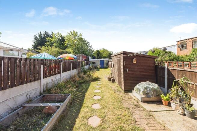 3 bed Semi-Detached for sale Image 4