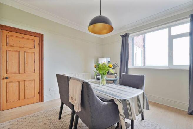 4 bed Semi-Detached for sale Image 9