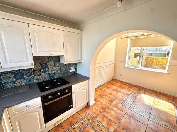 3 bed House to rent Image 10