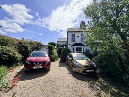 Lynwood, Berghers Hill, Wooburn Green, Wooburn Common HP10 0JP