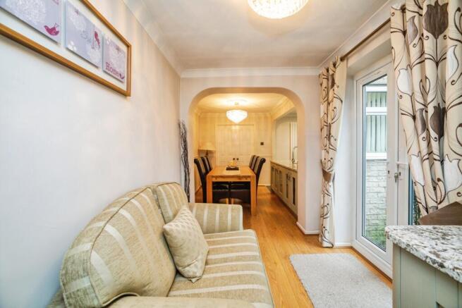 3 bed Semi-Detached for sale Image 10