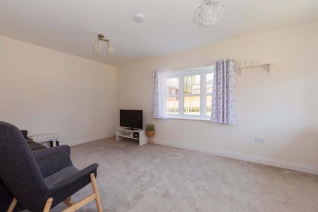 Oakdale Road, Maidenhead, SL6 photo 4