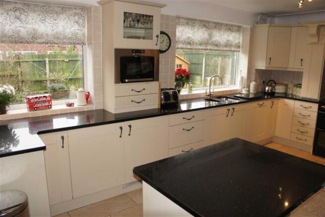 Kitchen/Breakfast Ro
