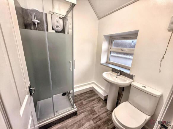 2 bed Flat to rent Image 5