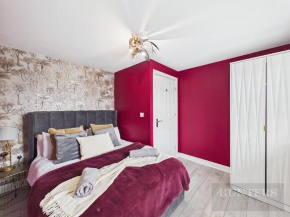 6 bed Detached Bungalow for sale Image 10