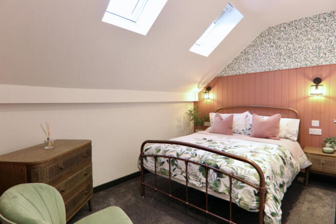 5 bed Terraced to rent Image 4