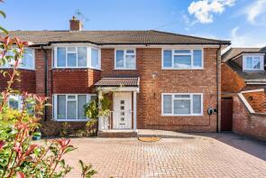 27 Hari Cottage, Heathervale Road, Addlestone KT15 3NW