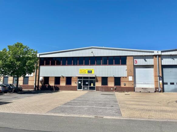 3 Beta Way Egham - Main