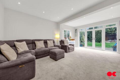 Epsom Road, Seven KIngs