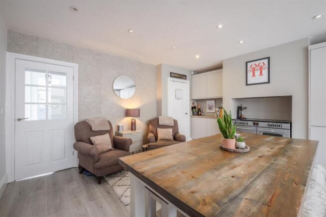 3 bed Terraced for sale Image 6