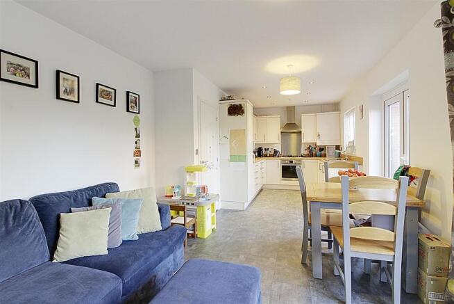 kitchen family room.jpg