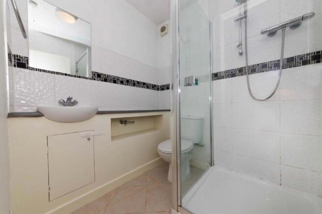 ensuite.jpg