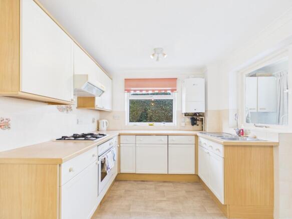 2 bed Semi-Detached for sale Image 8