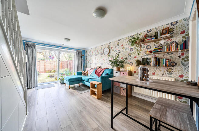 Radcot Close, Shaw, Swindon, SN5 photo 4