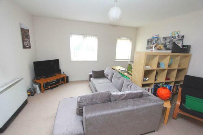 LIVING/DINING AREA