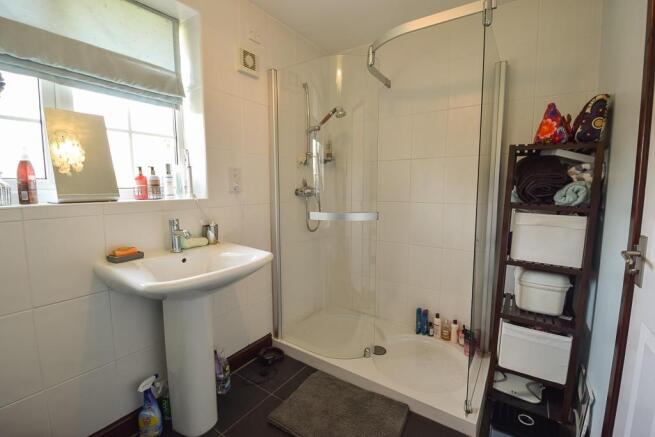 Modern En-Suite