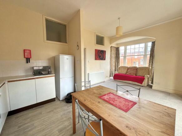 1 bed Flat to rent Image 5