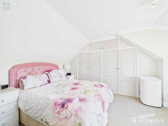 House in Stoke Mandeville, Buckinghamshire - View 6