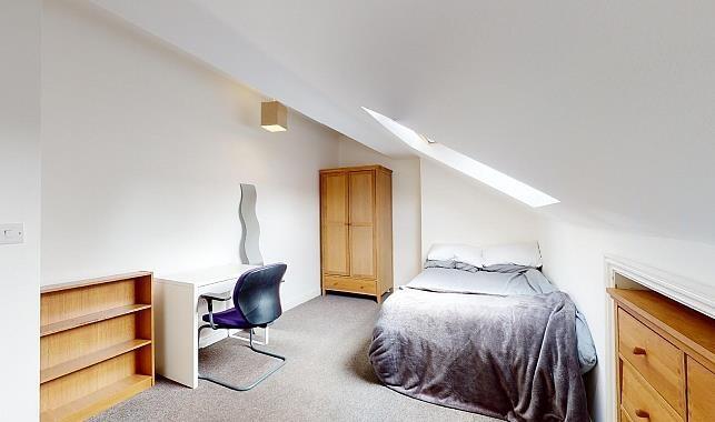5 bed House to rent Image 7