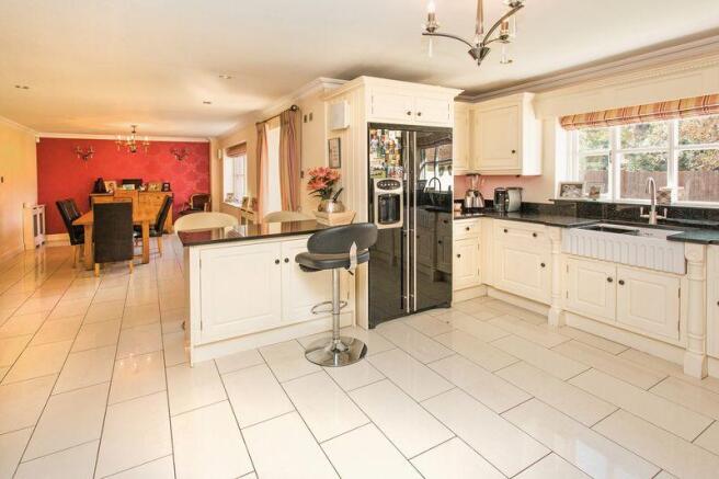 Kitchen & ...