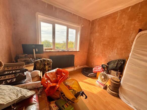 4 bed Detached for sale Image 5