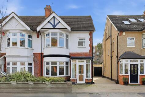 Woodlands Avenue, Aldersbrook