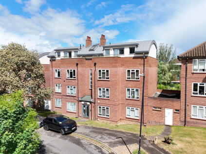 Courtlands, Maidenhead, SL6 2PS