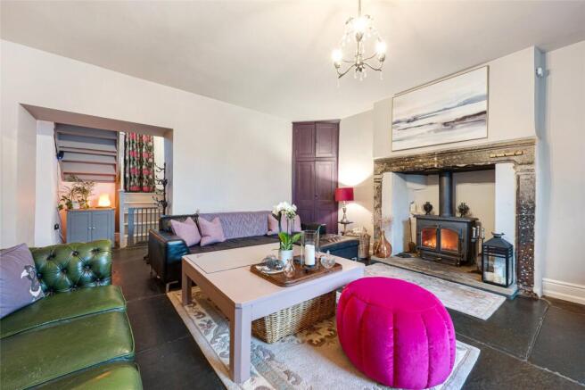 5 bed Semi-Detached for sale Image 5