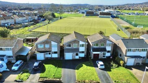 Lapwing Gardens, Worle - DECEPTIVE EXTENDED HOME