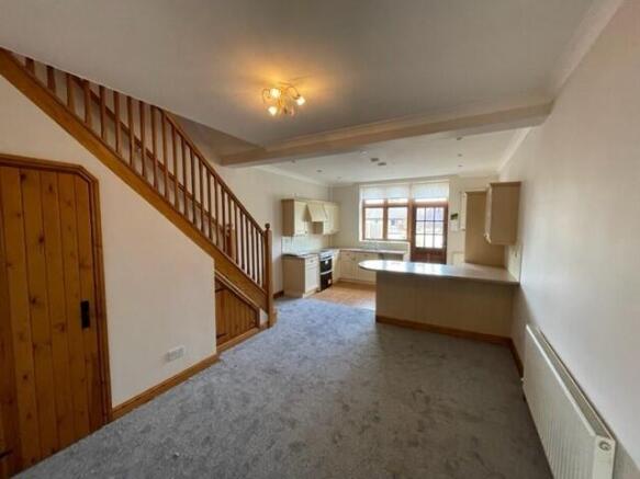 2 bed Town House to rent Image 9