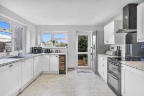 7, Edward Way, Ashford TW15 3AY